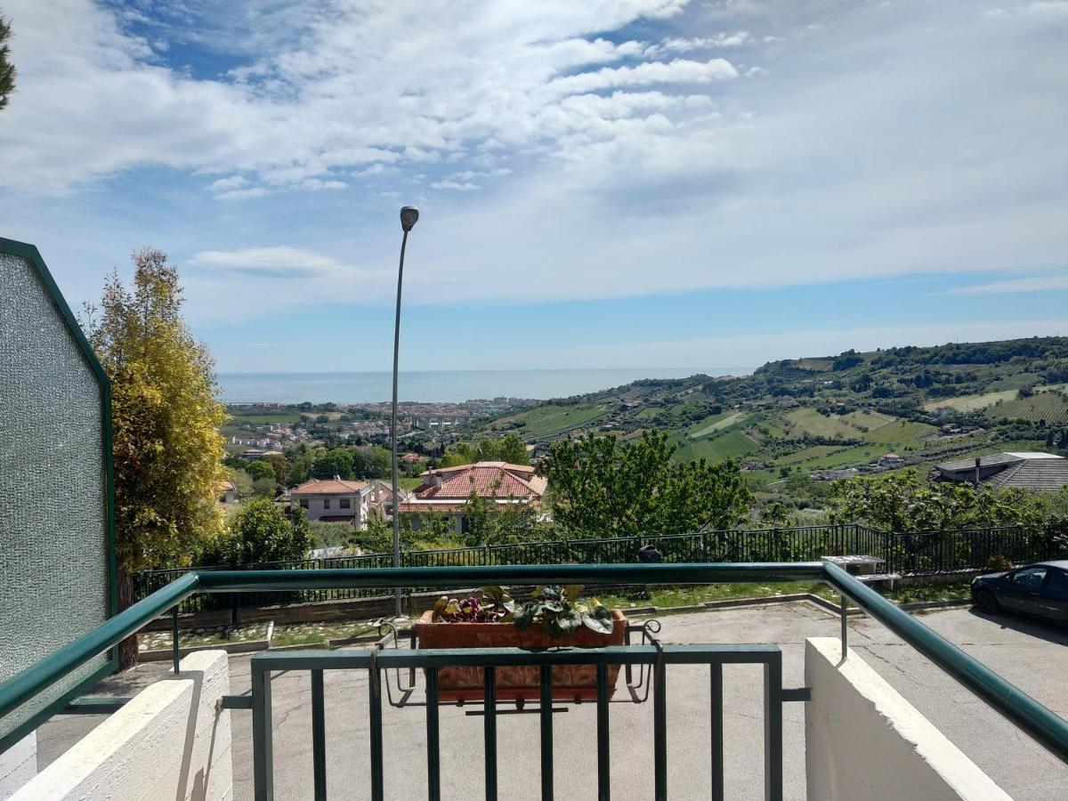 Hotel Ristorante Il Grillo Acquaviva Picena Exteriör bild