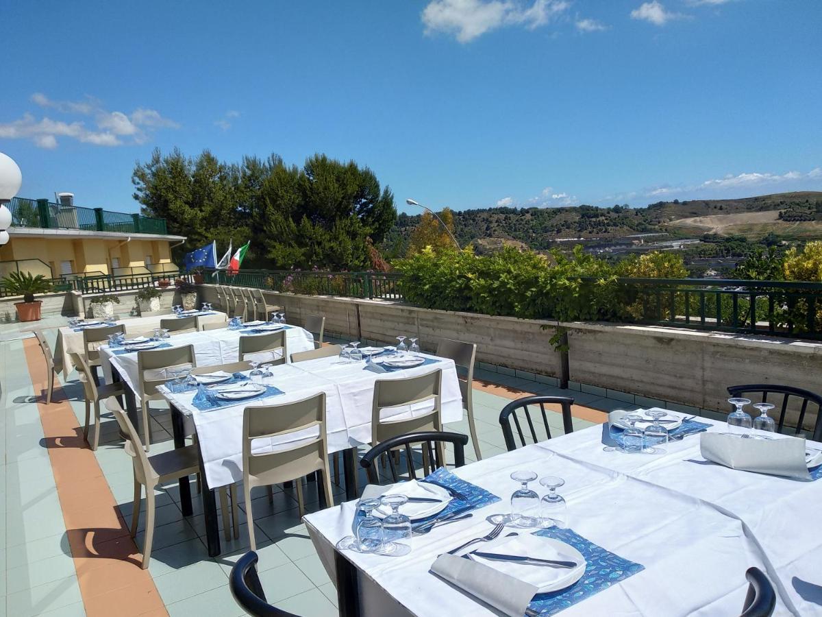 Hotel Ristorante Il Grillo Acquaviva Picena Exteriör bild