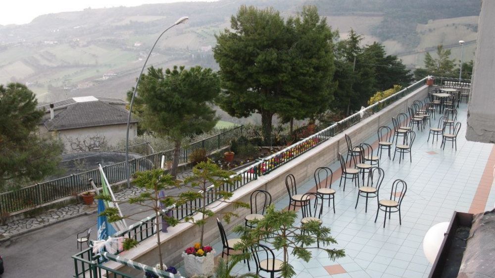 Hotel Ristorante Il Grillo Acquaviva Picena Exteriör bild